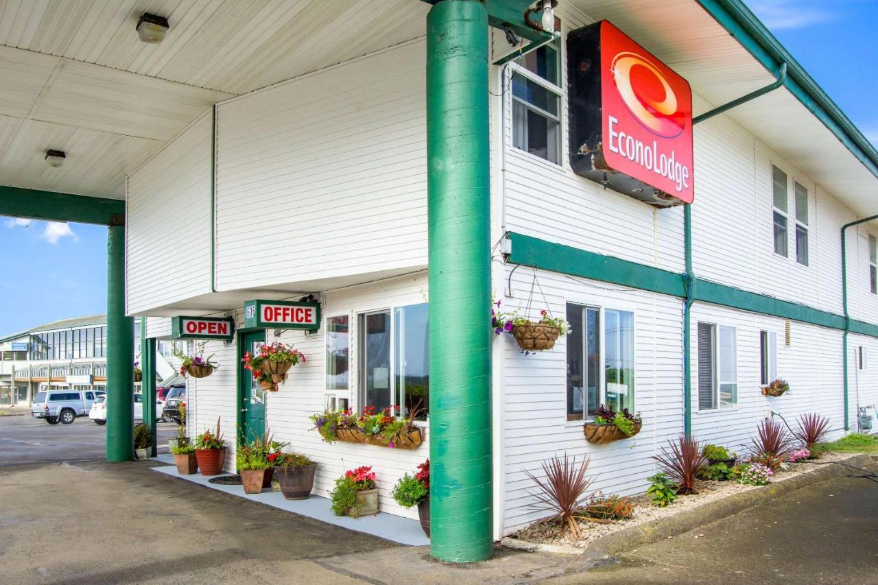 Econo Lodge Newport Bagian luar foto