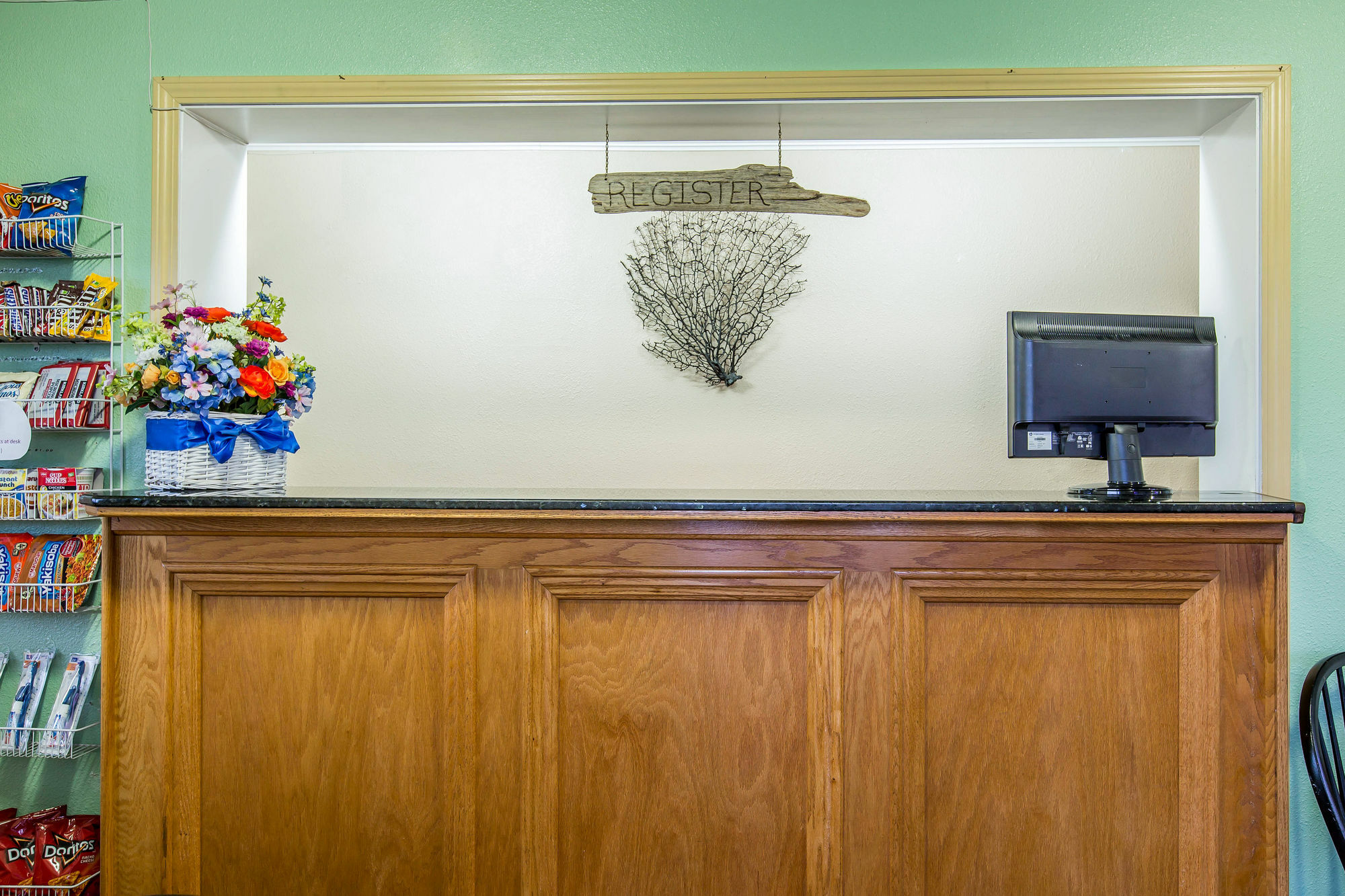Econo Lodge Newport Bagian luar foto
