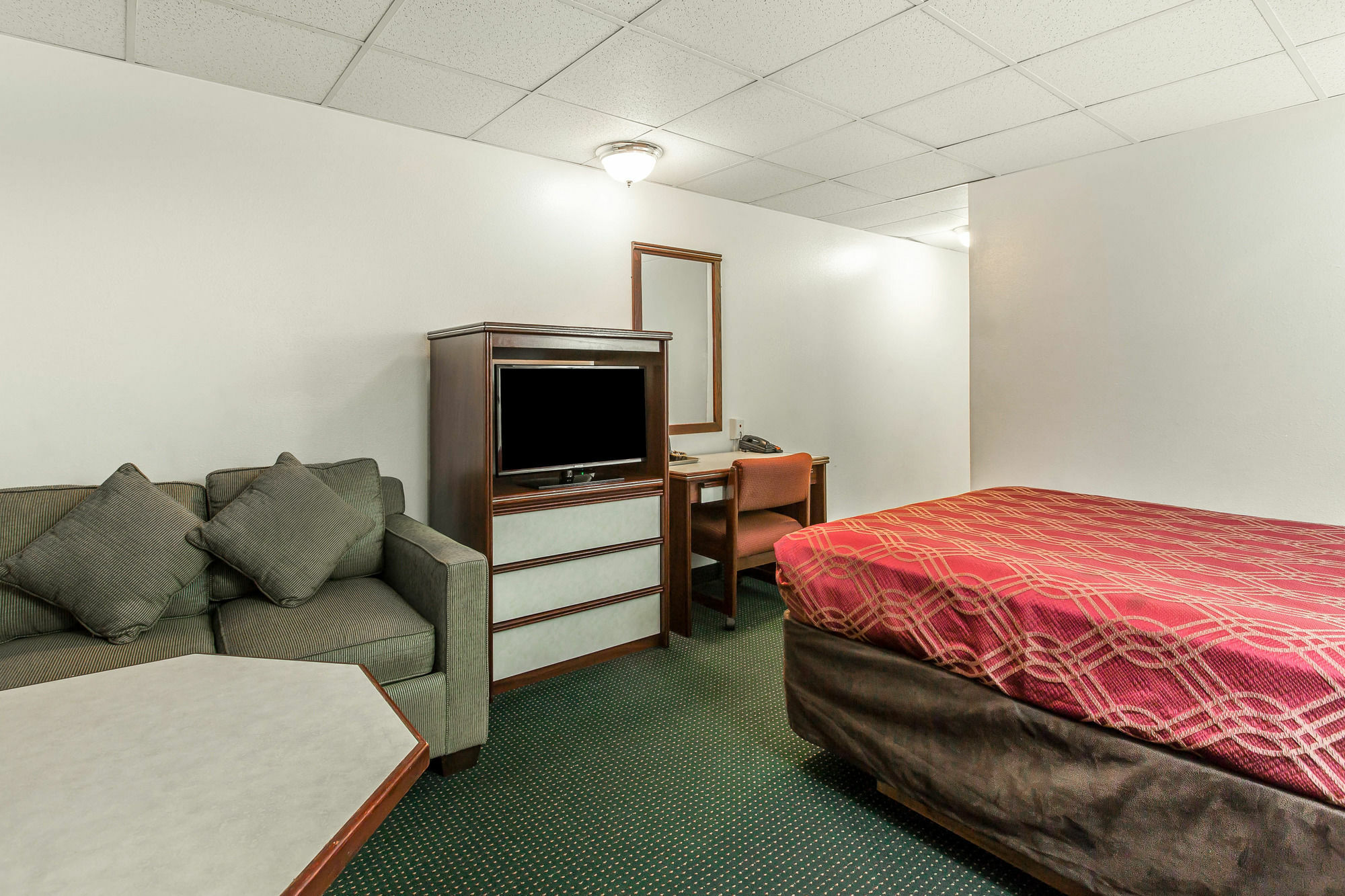 Econo Lodge Newport Bagian luar foto